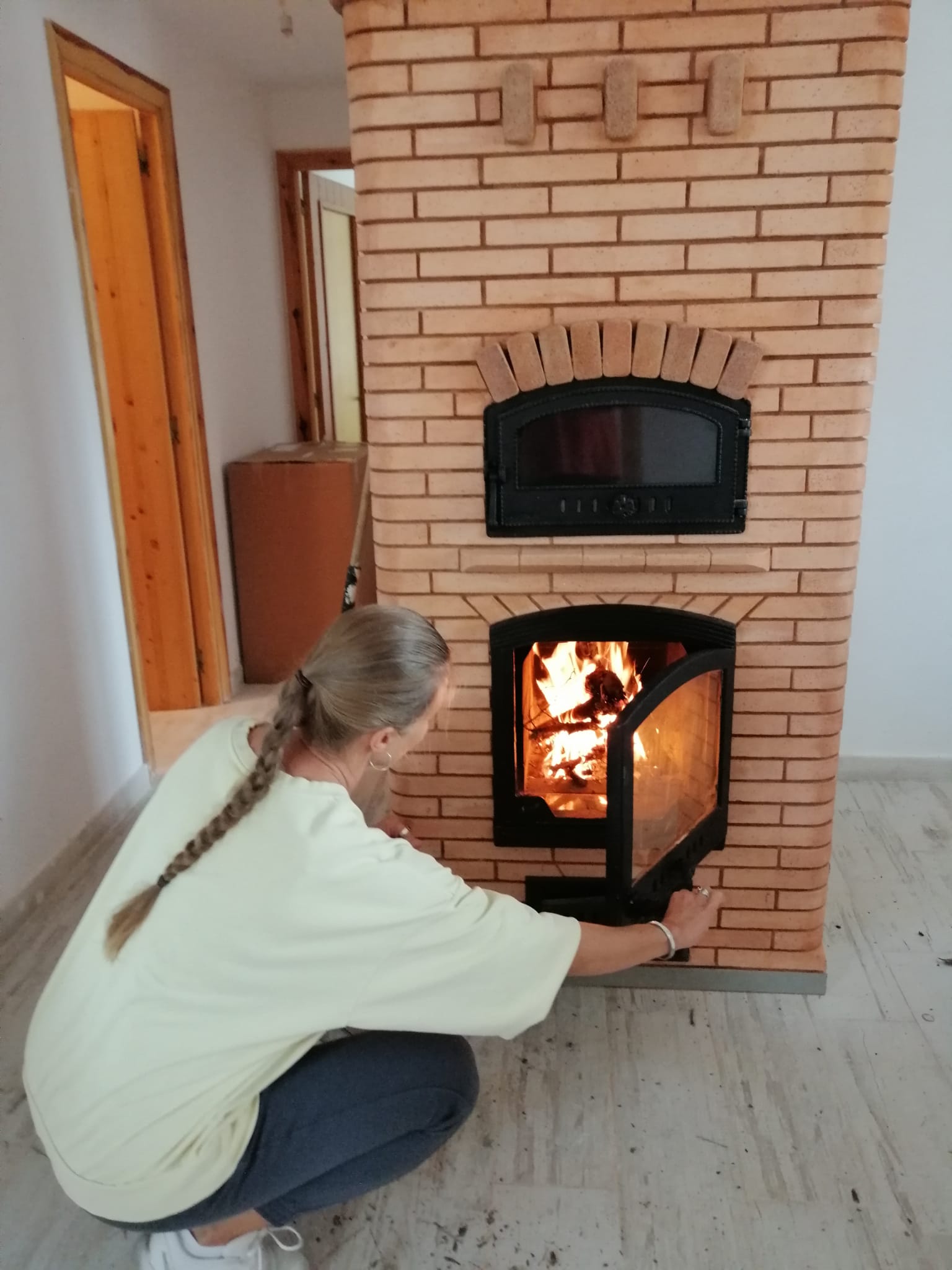 Estufa calefactora con horno. Segovia, octubre de 2022.